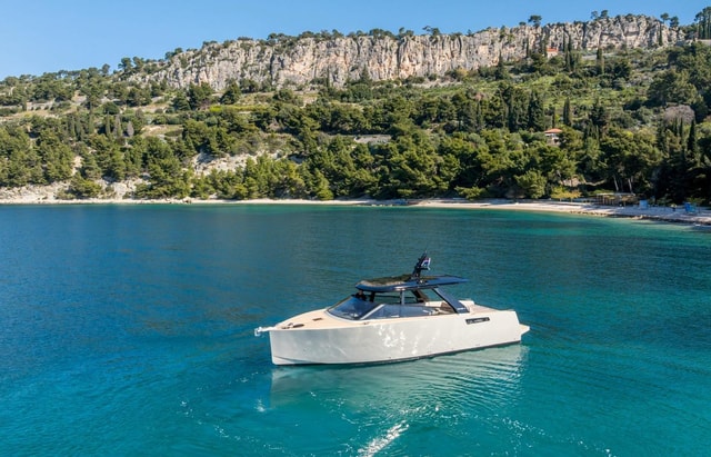From Split: Private Boat Tour to Blue Lagoons and Zlatni Rat