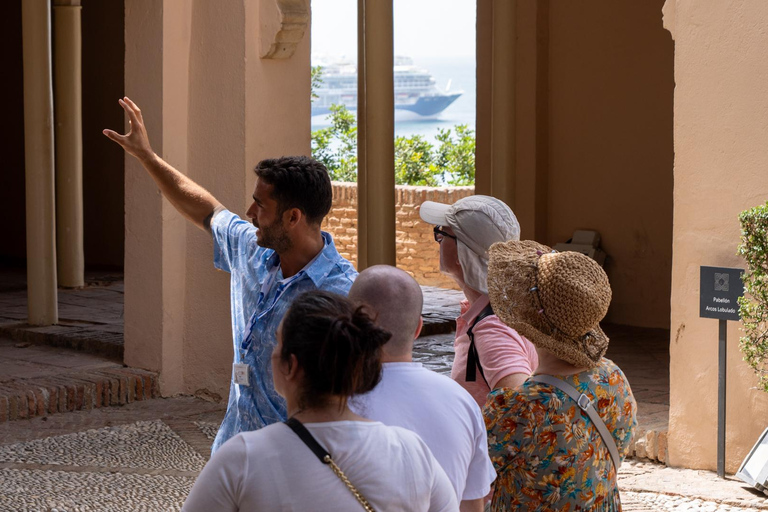 Malaga Walking Tour, Roman Theater and Alcazaba in small group with Tickets Malaga Walking Tour, Roman Theater and Alcazaba in Small Group with Tickets