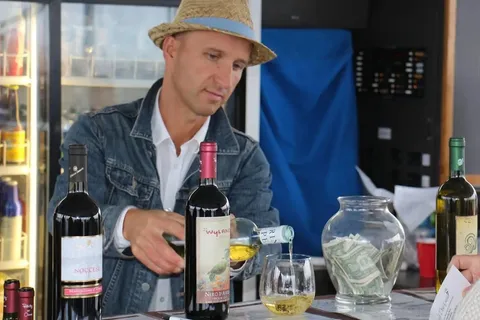 Dana Point: Evening Harbor Wine Cruise with snacks