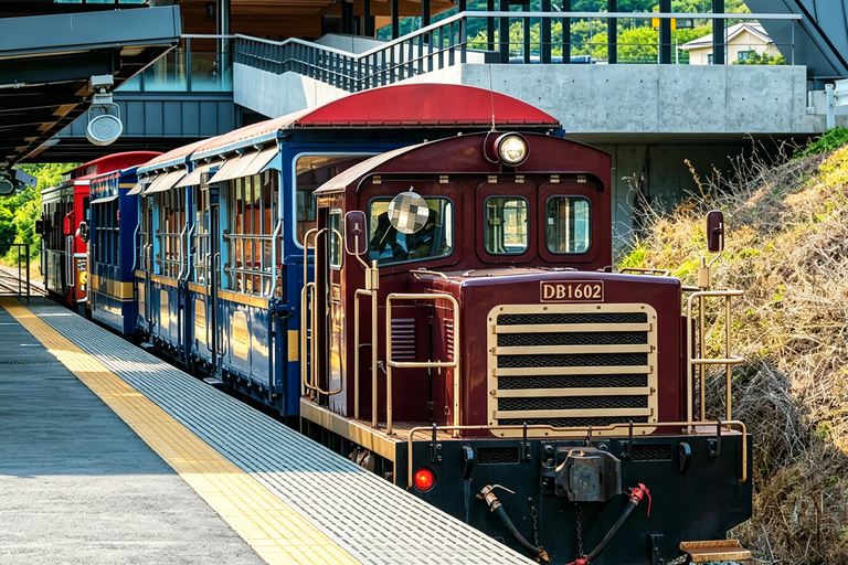 Fukuoka: Mt. Aso, Minamiasu Railway & Kumamoto Castle Tour