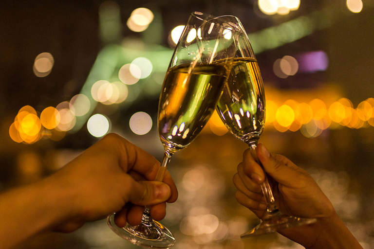 除夕夜——午夜畅饮巡航午夜畅饮巡航