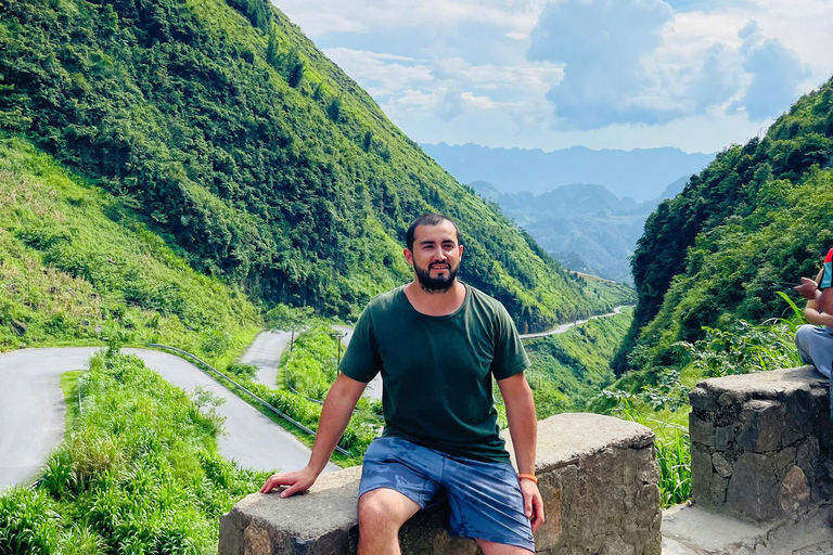 Tour de lujo en moto de 2 días por el bucle de Ha Giang con Easy Rider