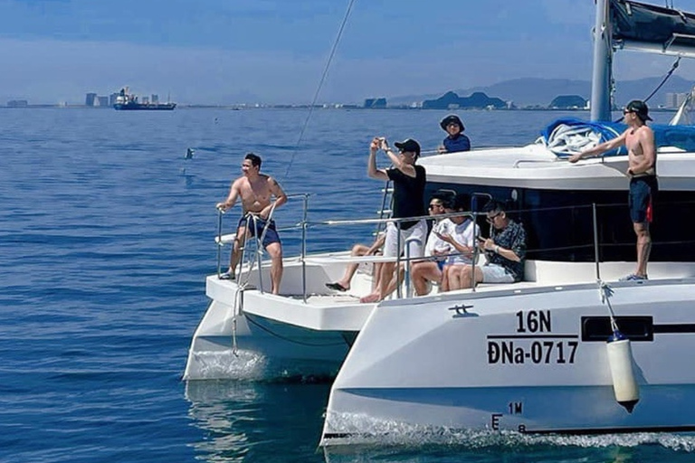 Da Nang: Discover Son Tra Bay on Luxury Sailing Catamaran 2-Hour Luxury Catamaran Scenic Cruise with Drink & Transfer