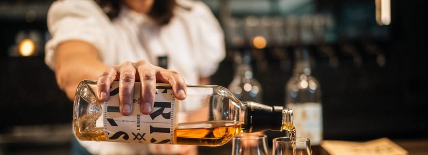 Île de Waiheke : dégustation guidée à la brasserie/distillerie Heke