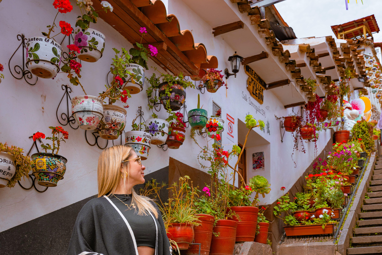 Cusco: Guided City Walking Tour with Photoshoot + dron video