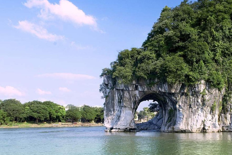 Guilin: Collina della proboscide dell&#039;elefante, grotta del flauto di canna e città vecchia di Daxu