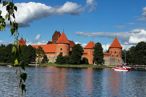 Z Kowna: Skansen Rumsiskes i zamek w Trokach