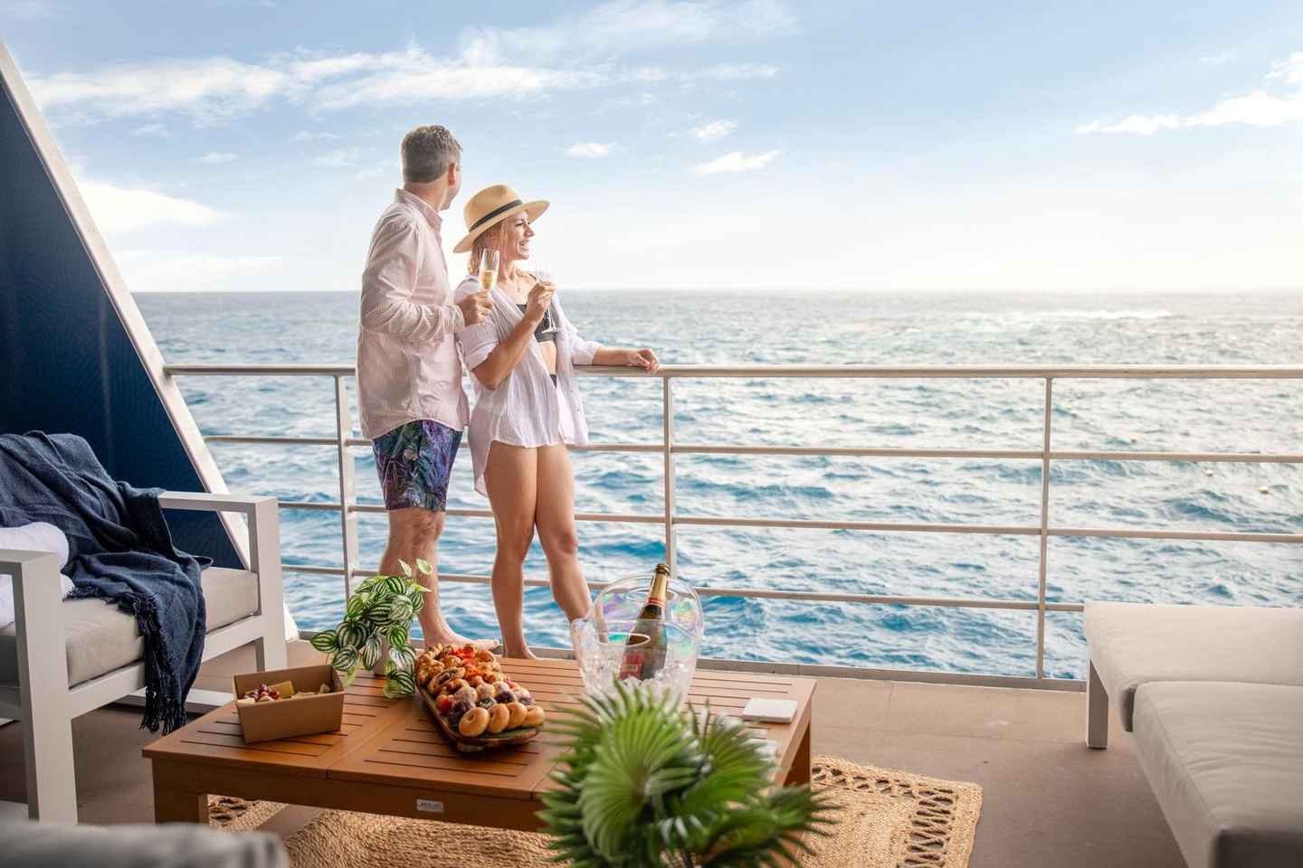 Cairns: Great Barrier Reef Pontoon - Indulgence Package - Cairns: Great Barrier Reef Pontoon - Indulgence Package