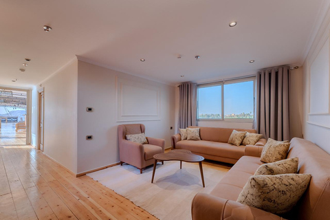 Luxor to Aswan: 6-Day Dahabiya Nile Cruise with Ancient Tour