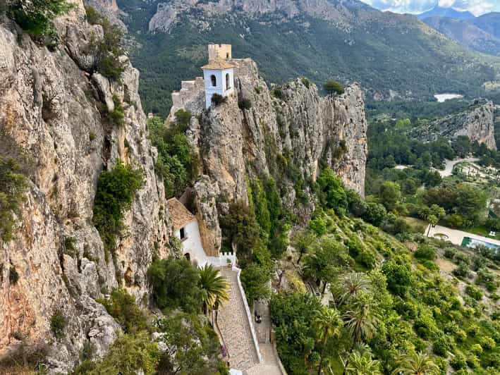 Alicante: het kasteel van Guadalest en de chocoladefabriek