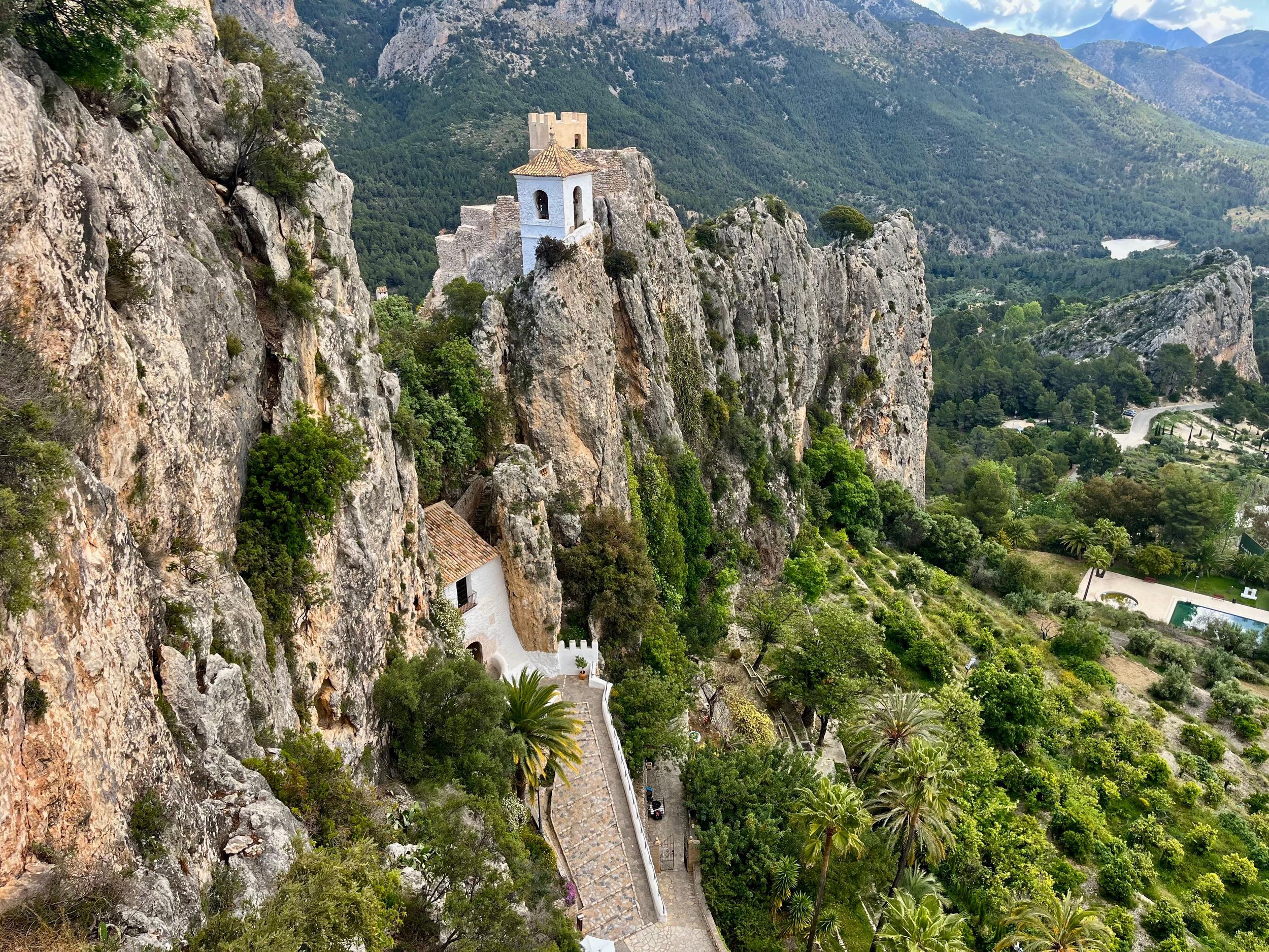 Alicante: Das Castillo de Guadalest und die Schokoladenfabrik