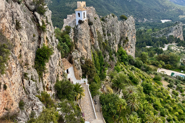 Private Tour Alicante: Wineries with Tasting and Guadalest Castle