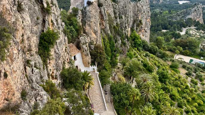 Alicante: Guadalest Castle and Chocolate Factory