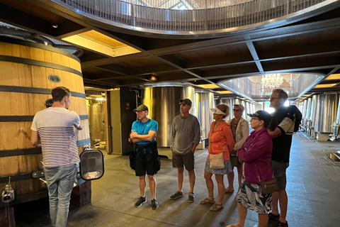 Visite exclusive des châteaux de Saint-Émilion avec dégustationsGroupe privé de 2 à 6 personnes.