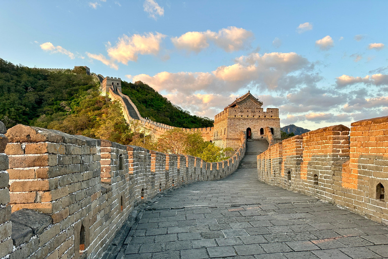 Pechino: Tour di un giorno della Grande Muraglia di Mutianyu con opzioniTour di gruppo della Grande Muraglia di Mutianyu con punto d&#039;incontro fisso