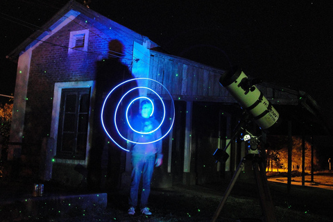 Astrotoerisme in treinstations (Uribelarrea): &quot;Trein naar de Melkweg&quot;.