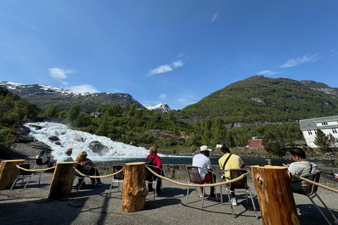 Passeio de bicicleta elétrica de Hellesylt a Norangsdalen