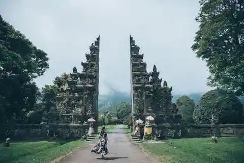 North Bali: Twin lake, Handara Gate, and Waterfall …