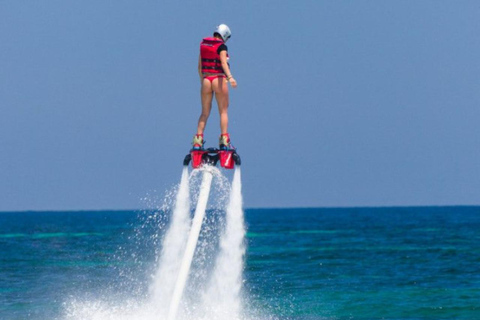 Atividades de esportes aquáticos em Bali na praia de Tanjung BenoaIngresso para: Wakeboard