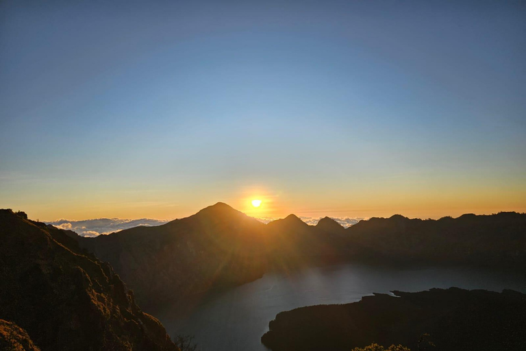 Lombok: Mount Rinjani 2D/1N Summit Trek Best ResellerLombok: Mount Rinjani 2D/1N Summit Trek with Homestay Pickup