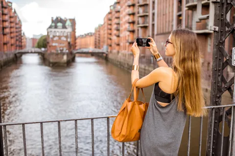 Hamburg: Discovery Tour - Westfieldcenter to Elbphilharmonie