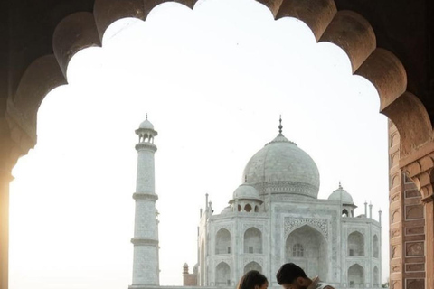 Agra: Skip-the-Line Taj Mahal Express Entry Ticket