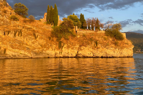 Ohrid: Lake Ohrid Boat Cruise with Swimming Stops