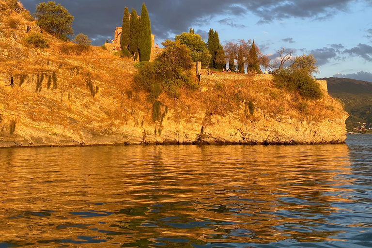 Ohrid: Lake Ohrid Boat Cruise with Swimming Stops