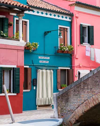 Murano, Burano, Torcello: Výlet lodí, ukázka foukání skla, muzeum krajek zdarma