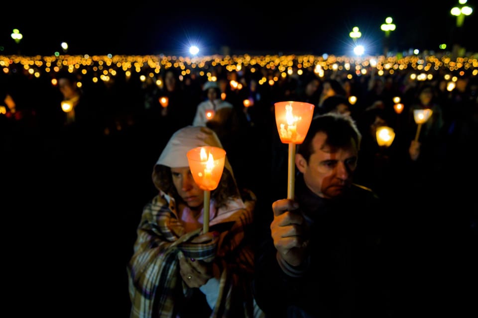 Viaje Nocturno a Fátima Procesión de las Velas GetYourGuide