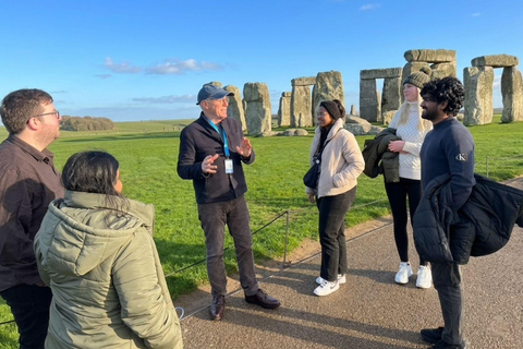 From London: Stonehenge and Windsor Castle Guided Day Trip Stonehenge & Windsor Entry