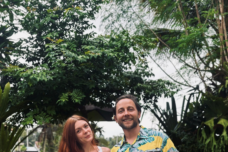 Experiência de escultura em madeira em Ubud