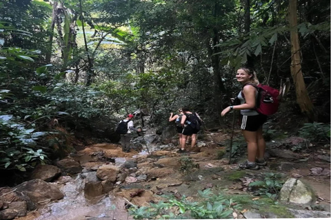 نونغ خياو: رحلة لمدة يومين، قرية همونغ، إقامة منزلية، والتجديف بالكاياك
