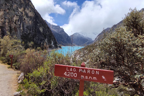 Ancash: Trekking à Laguna Parón com entrada | Dia inteiro|