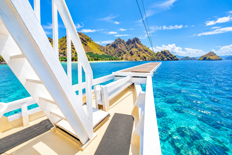 3-Day Komodo National Park Cruise with NK Superior Phinisi Sharing Cabin, Single Bed, Ocean View
