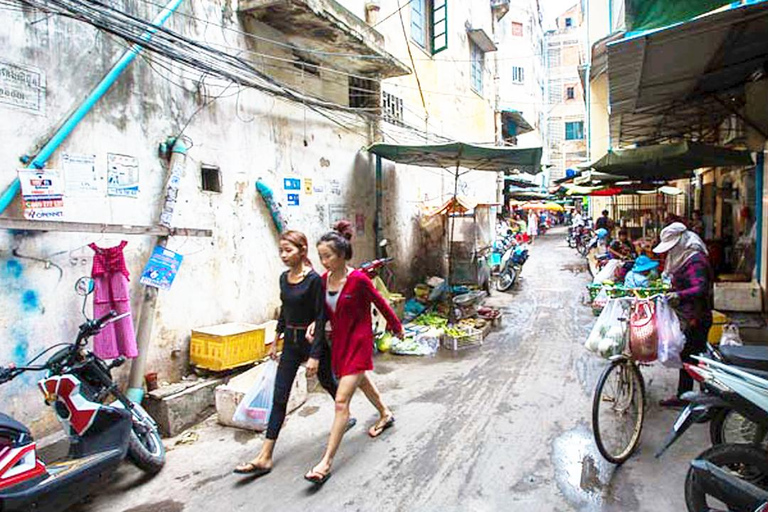 جولة سير في بنوم بنه: التاريخ والثقافة والفن وطعام الشوارع