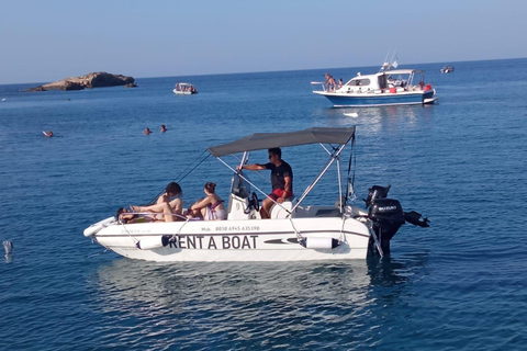 Hersonissos: Rent A Boat Without LicenseBoot huren zonder vaarbewijs