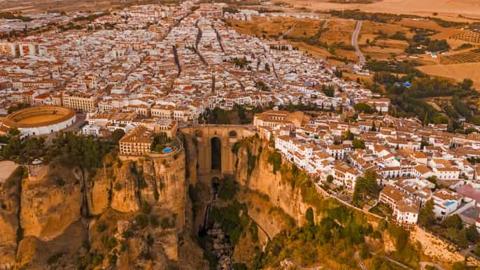 Desde Málaga: Ronda y Setenil de las Bodegas Tour Completo