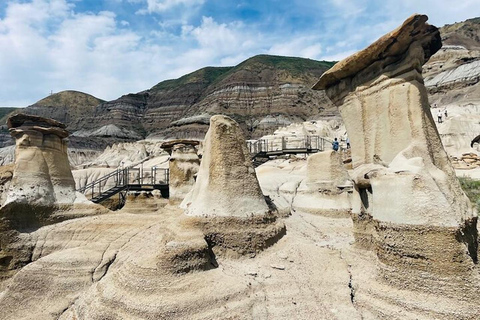 Day of Dinosaurs and Hoodoos From Calgary to Drumheller