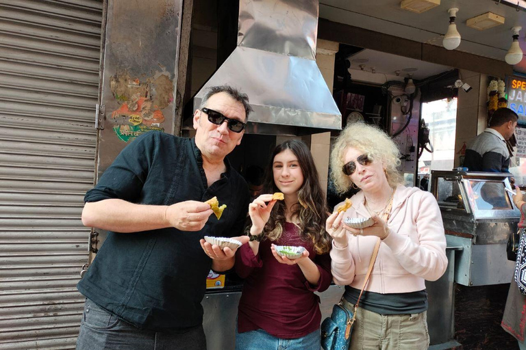 Wedding Wear & Bollywood Glam Shopping Tour (Women-Led Tour) Wedding Wear & Bollywood Glam Shopping Tour (Half-Day Tour)