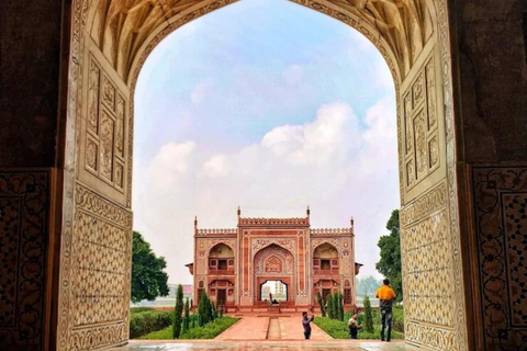 Delhi: Agra Private Tour with Taj Mahal & Baby Taj From Delhi - AC Car, Guide, Entry Tickets and 5-Star Lunch