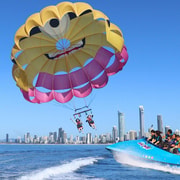 Gold Coast: Surfers Paradise - Parasail & Jetboat Combo