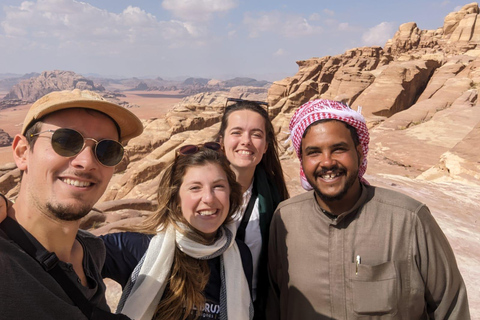Wadi Rum: Hidden Valleys Tour with Bedouin Lunch