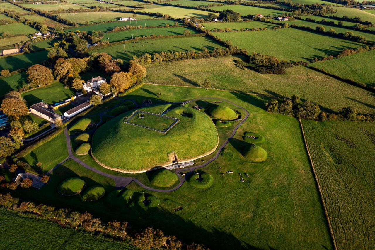 Ab Dublin: Private Tour durch das Boyne Valley & Besuch von Newgrange