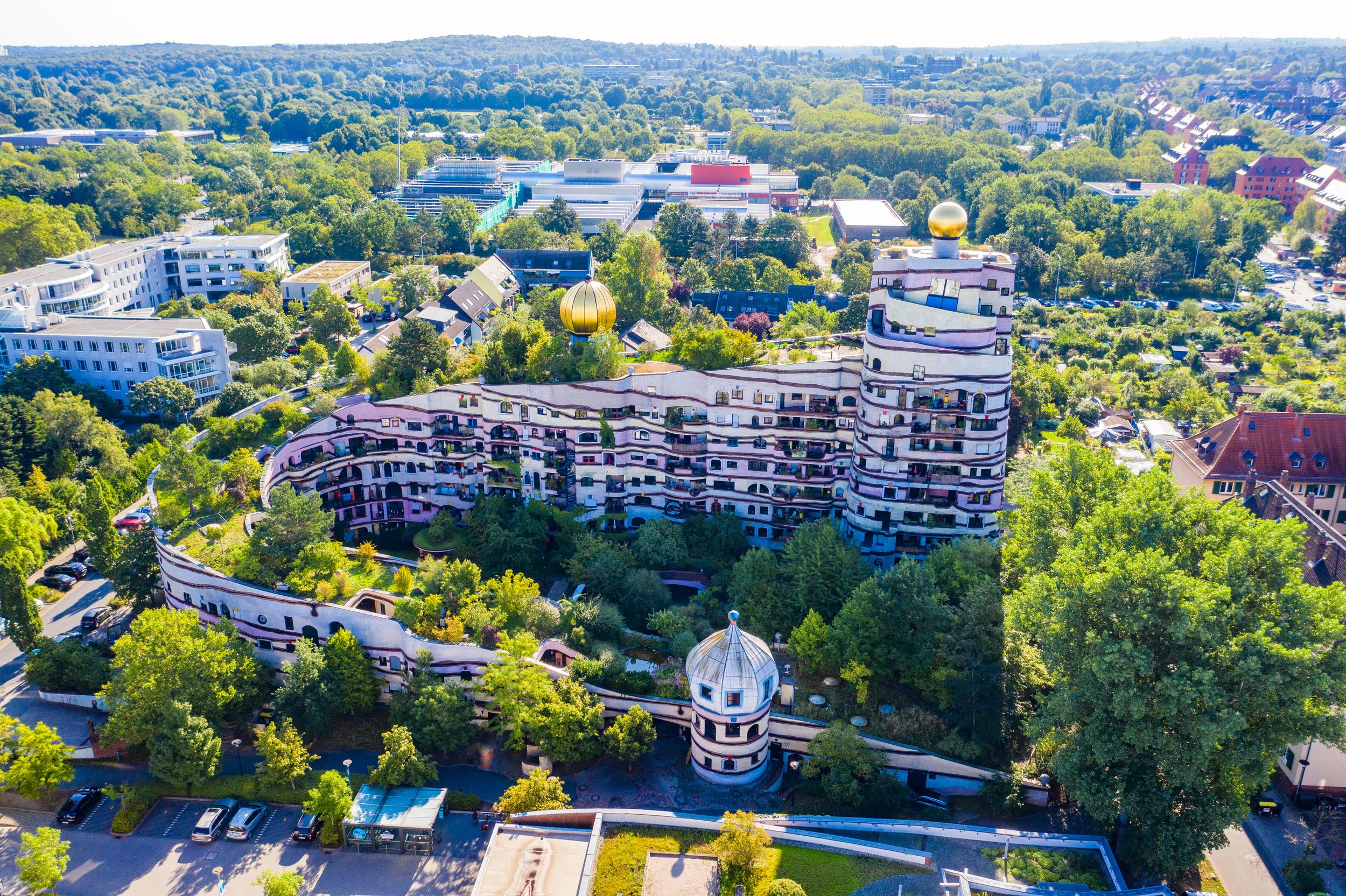 Darmstadt: Waldspirale – Ihr Rundgang um ein Kunstwerk