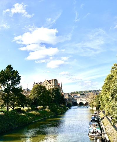 Explore Bath in Spanish: With Olga, local guide