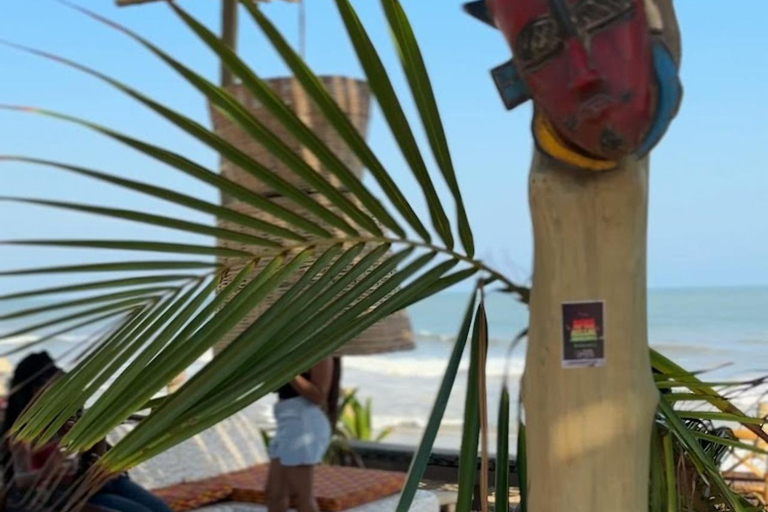 Accra: Sunsets, Famous Beaches & Bars Tour with a Free Drink