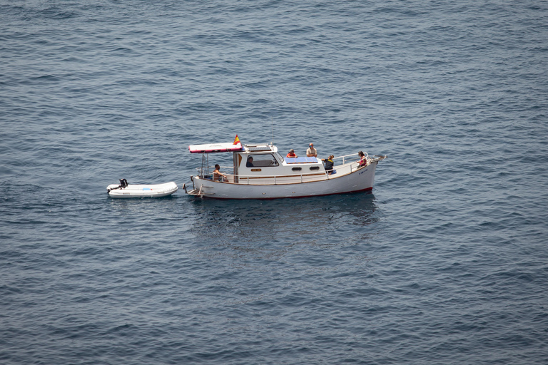 Granada - Calahonda: esperienza di escursione in barca sulla costa tropicaleMotril: Escursione in barca lungo la costa tropicale