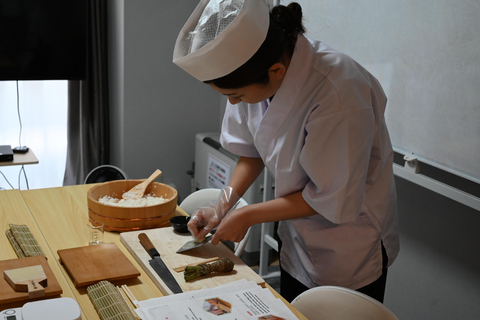 Sapporo: Sushi-Making Class