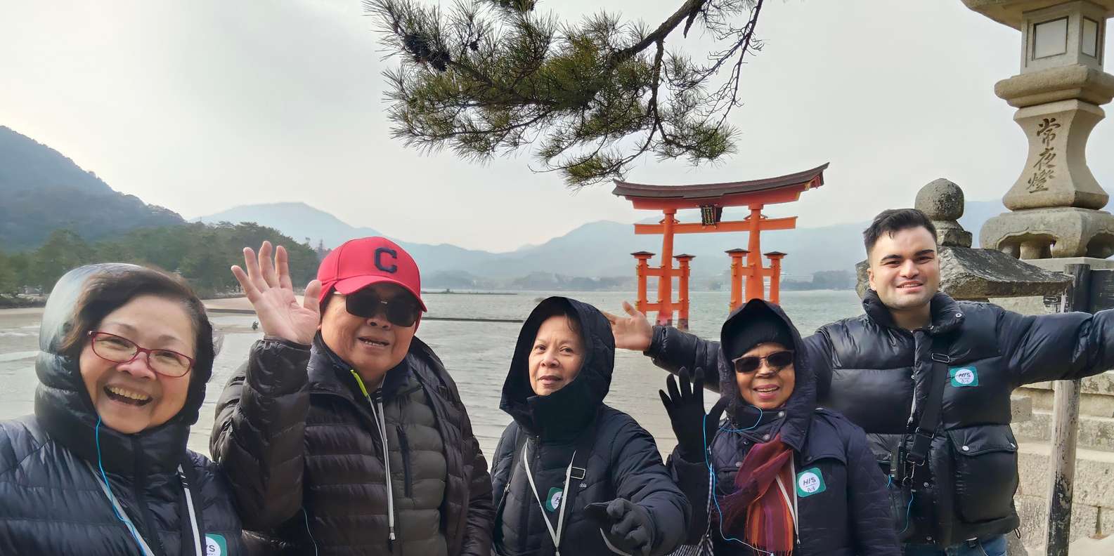 Osaka/Kyoto: Hiroshima Miyajima Bus Tour & Shinkansen Ticket